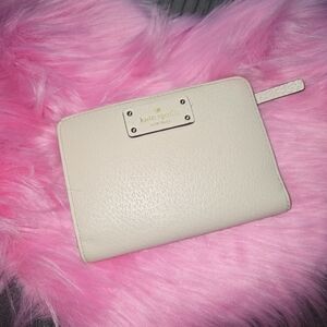 Kate spade creme wallet small snap EUC